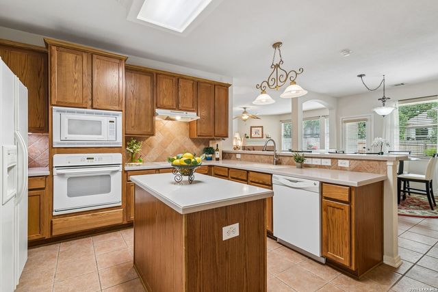 1008 OAK RDG, Schertz, TX 78154