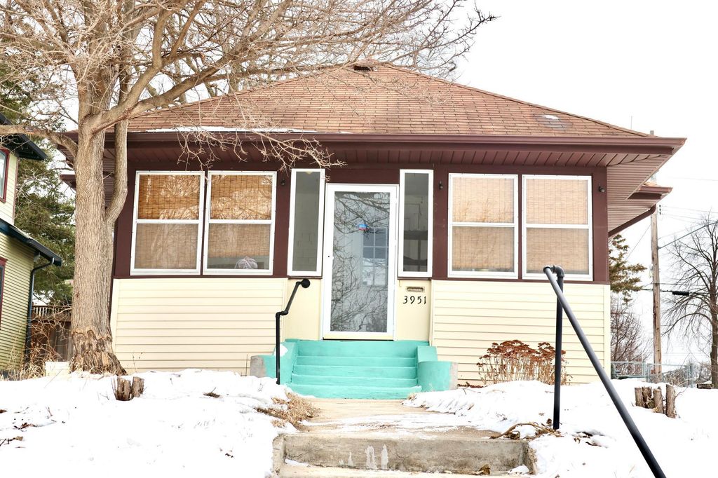 3951 17th Avenue S, Minneapolis, MN 55407