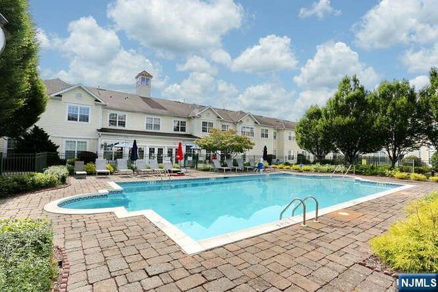 187 Paterson Avenue 1, Midland Park, NJ 07432