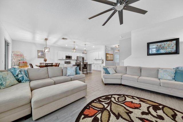 7528 NW Deysbrook Lane, Port St. Lucie, FL 34987