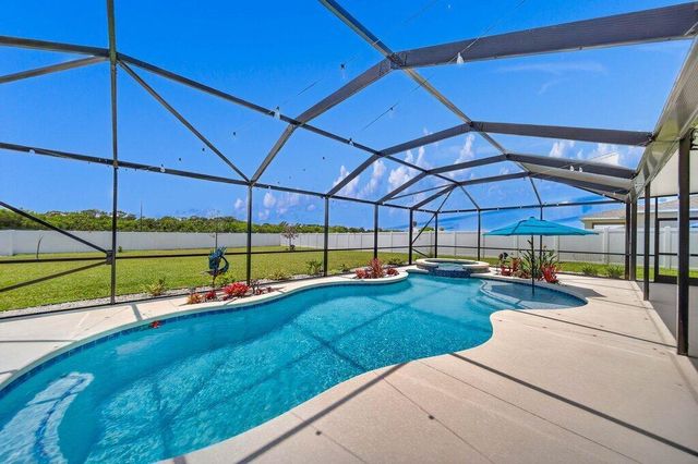 7528 NW Deysbrook Lane, Port St. Lucie, FL 34987