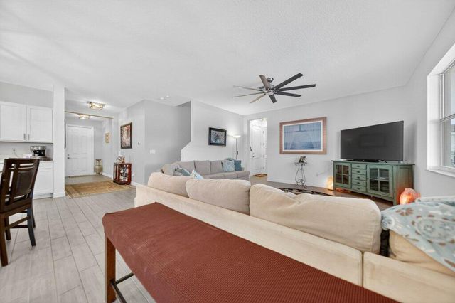 7528 NW Deysbrook Lane, Port St. Lucie, FL 34987