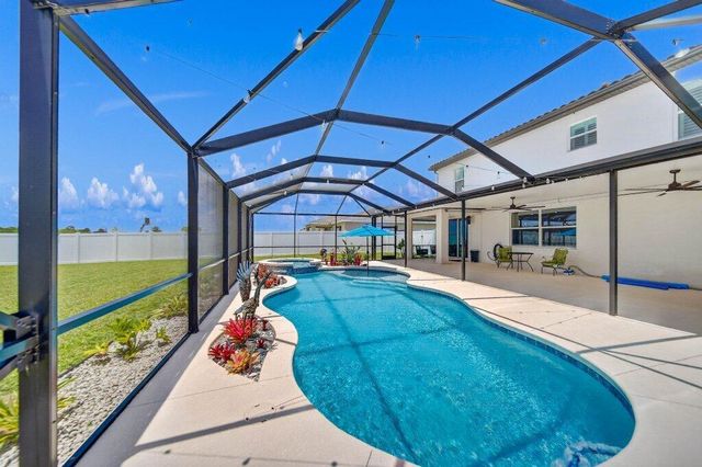 7528 NW Deysbrook Lane, Port St. Lucie, FL 34987