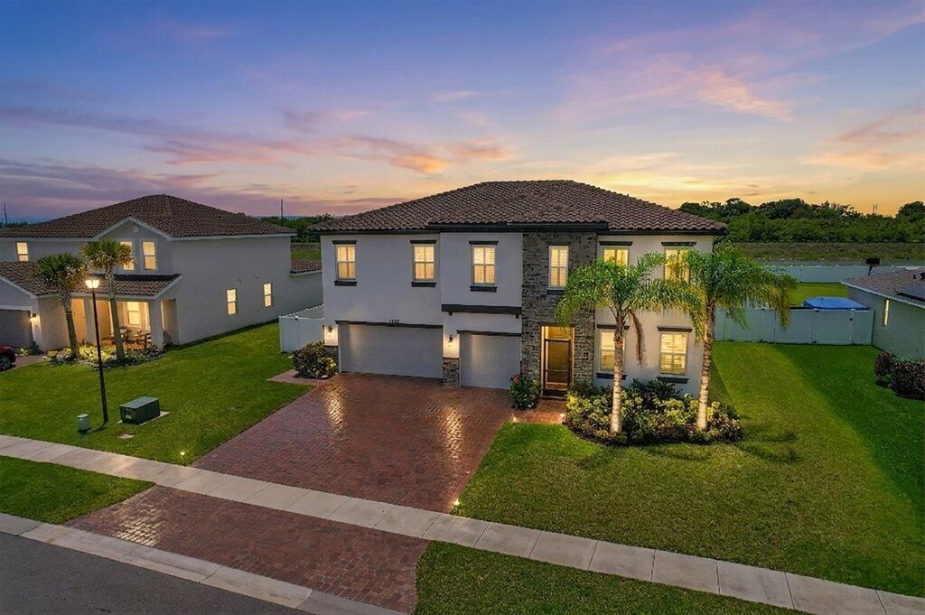 7528 NW Deysbrook Lane, Port St. Lucie, FL 34987