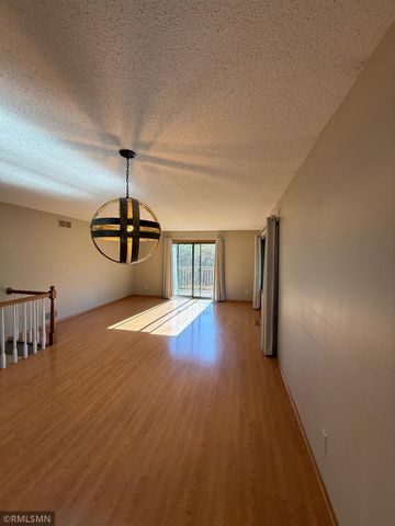 580 Evergreen Drive 21, New Richmond, WI 54017