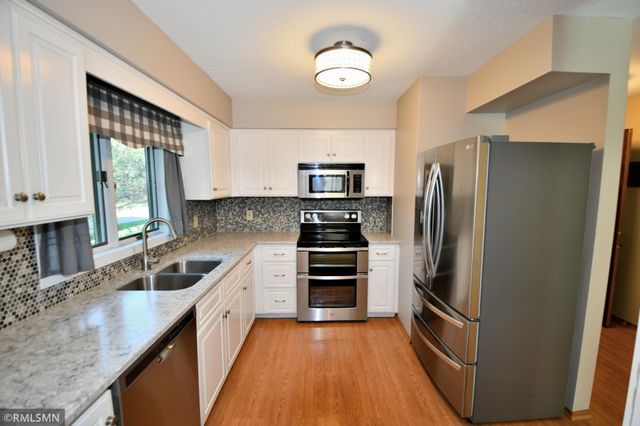 580 Evergreen Drive 21, New Richmond, WI 54017