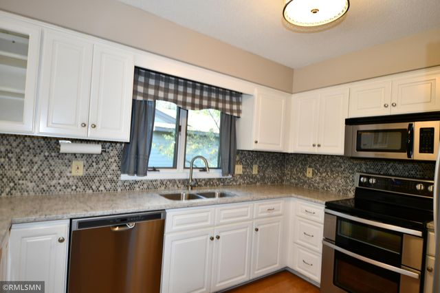 580 Evergreen Drive 21, New Richmond, WI 54017