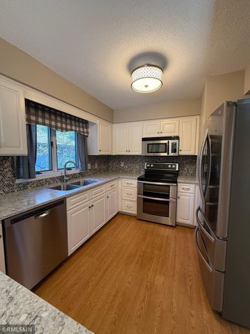 580 Evergreen Drive 21, New Richmond, WI 54017