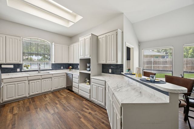 2705 Serenade Court, Arlington, TX 76015