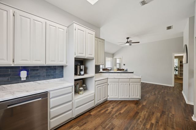 2705 Serenade Court, Arlington, TX 76015