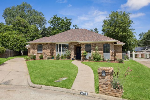 2705 Serenade Court, Arlington, TX 76015