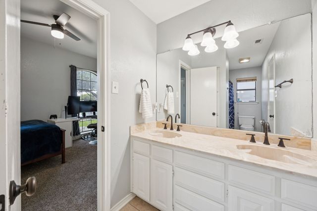 2705 Serenade Court, Arlington, TX 76015