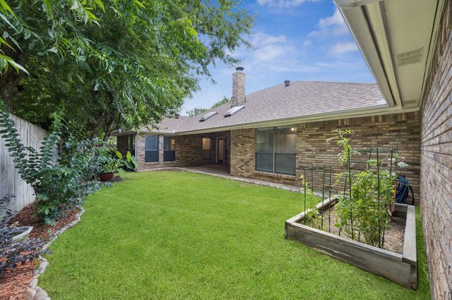 2705 Serenade Court, Arlington, TX 76015