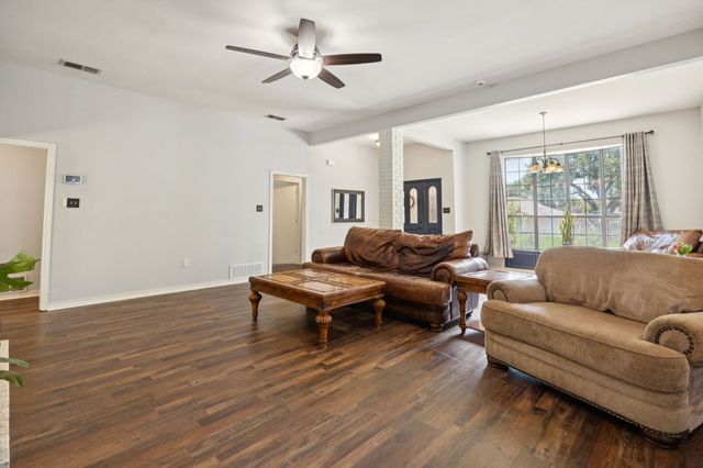 2705 Serenade Court, Arlington, TX 76015
