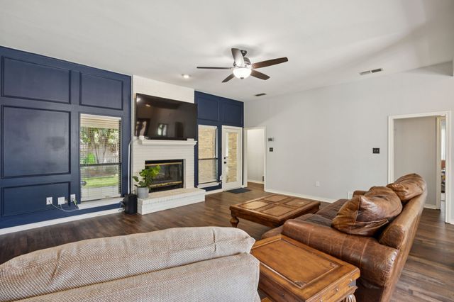 2705 Serenade Court, Arlington, TX 76015
