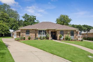 2705 Serenade Court, Arlington, TX 76015