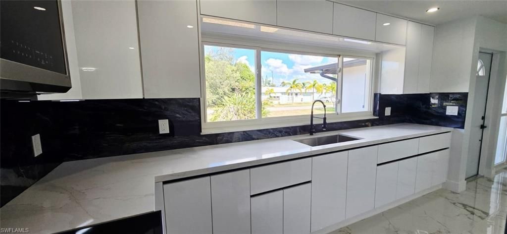 Image 13 of property listing at 238 SE 46th LN, Cape Coral, FL 33904