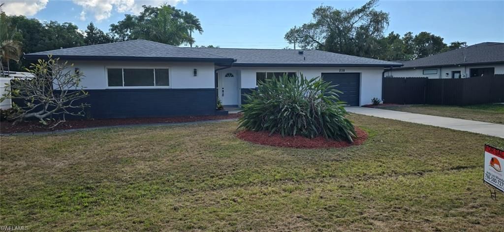 Image 4 of property listing at 238 SE 46th LN, Cape Coral, FL 33904