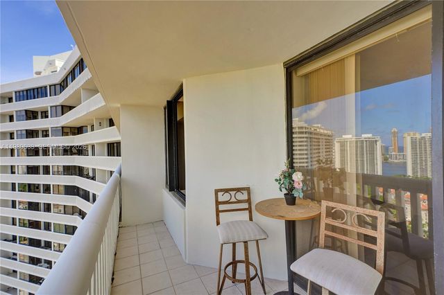 1000 W Island Boulevard 2908, Aventura, FL 33160