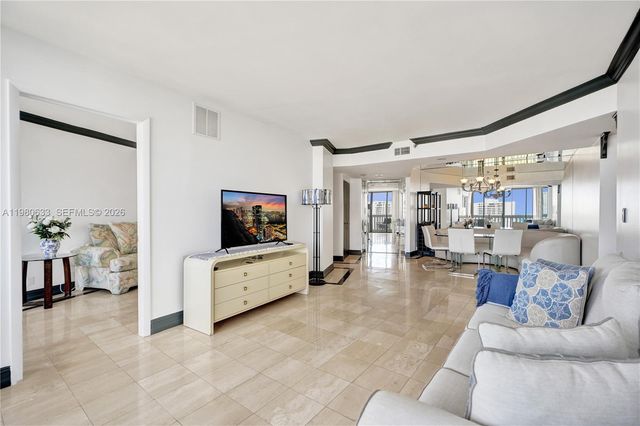 1000 W Island Boulevard 2908, Aventura, FL 33160