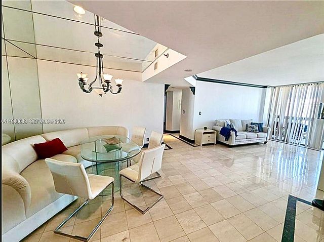 1000 W Island Boulevard 2908, Aventura, FL 33160