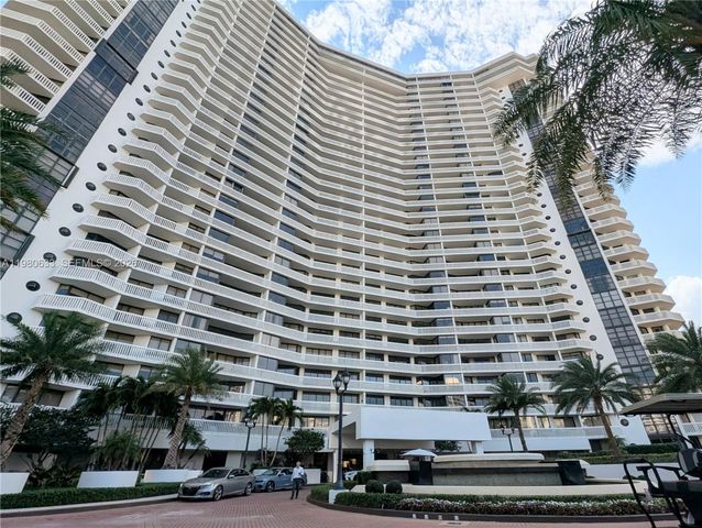 1000 W Island Boulevard 2908, Aventura, FL 33160