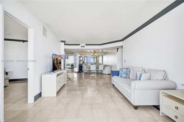 1000 W Island Boulevard 2908, Aventura, FL 33160