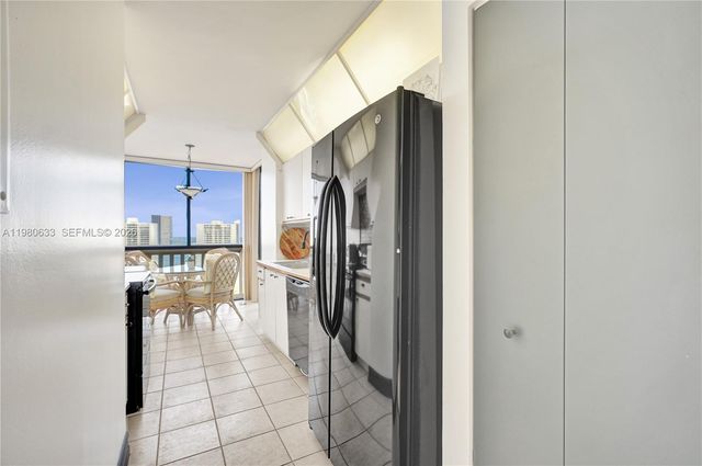 1000 W Island Boulevard 2908, Aventura, FL 33160