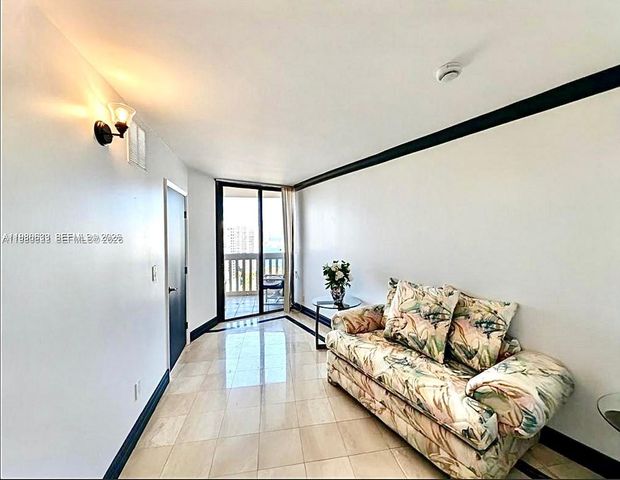 1000 W Island Boulevard 2908, Aventura, FL 33160