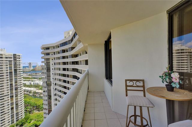 1000 W Island Boulevard 2908, Aventura, FL 33160