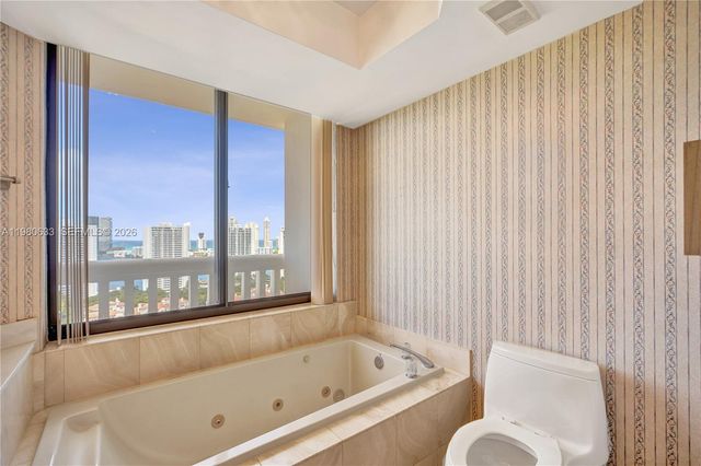 1000 W Island Boulevard 2908, Aventura, FL 33160