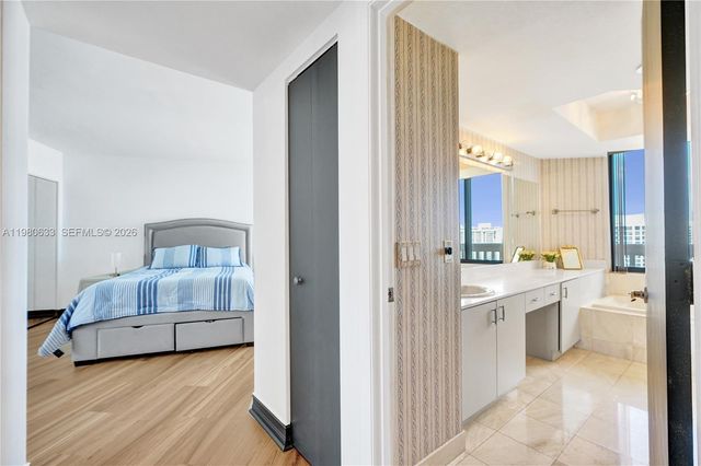 1000 W Island Boulevard 2908, Aventura, FL 33160