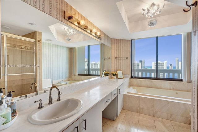 1000 W Island Boulevard 2908, Aventura, FL 33160