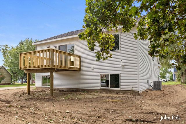 222 E Ellis Avenue, Belding, MI 48809