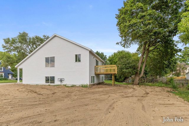 222 E Ellis Avenue, Belding, MI 48809