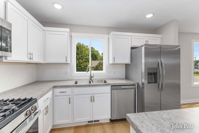 222 E Ellis Avenue, Belding, MI 48809