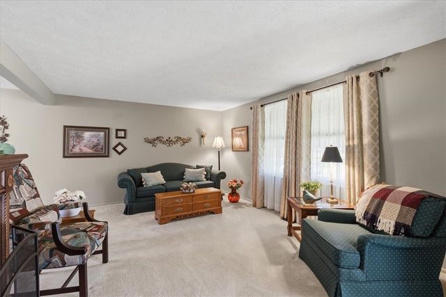 125 Oakhaven Dr., Economy, PA 15042