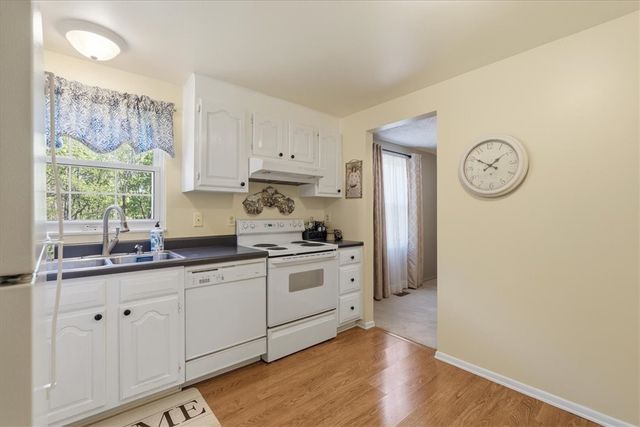 125 Oakhaven Dr., Economy, PA 15042