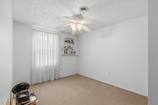 125 Oakhaven Dr., Economy, PA 15042