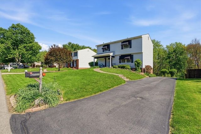 125 Oakhaven Dr., Economy, PA 15042