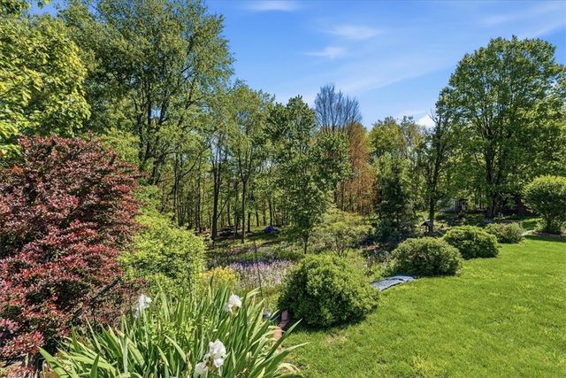 125 Oakhaven Dr., Economy, PA 15042