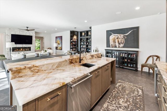 9330 Lisa Circle, Gainesville, GA 30506