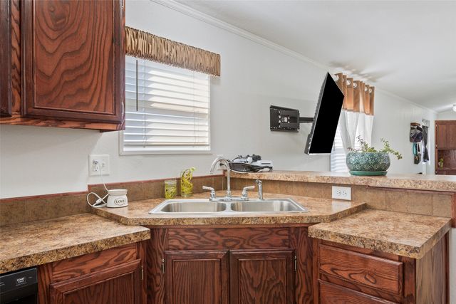 424 State Highway 53, Rosebud, TX 76570