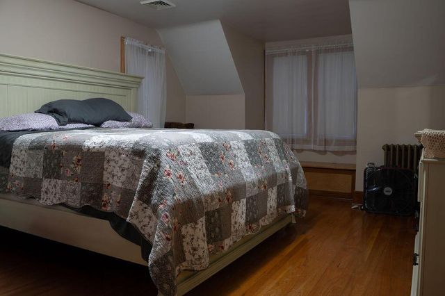 715 E College AVENUE, Waukesha, WI 53186