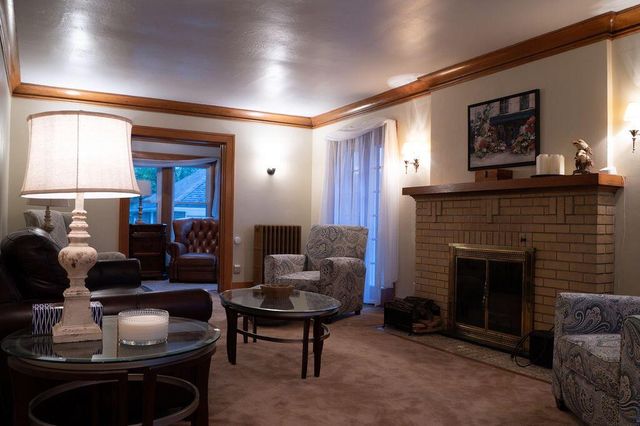 715 E College AVENUE, Waukesha, WI 53186