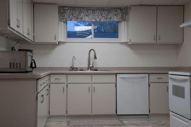 715 E College AVENUE, Waukesha, WI 53186