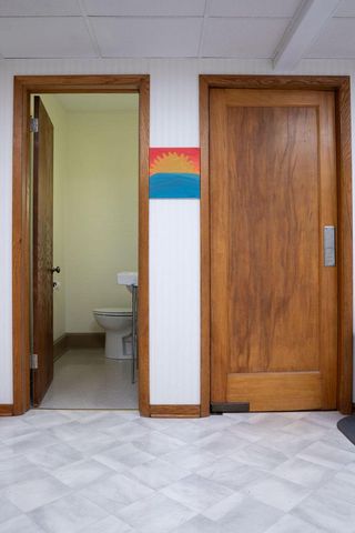 715 E College AVENUE, Waukesha, WI 53186