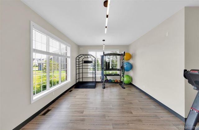 1584 Commodore Circle, Canton Charter Township, MI 48187