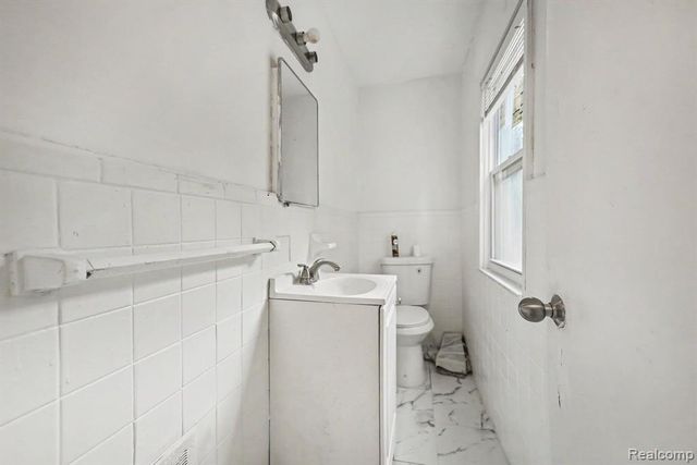 18276 Appoline Street, Detroit, MI 48235