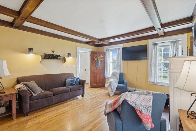 315 W Hurlbut Avenue, Belvidere, IL 61008